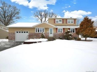 6 Arnold Ln, Commack, NY 11725