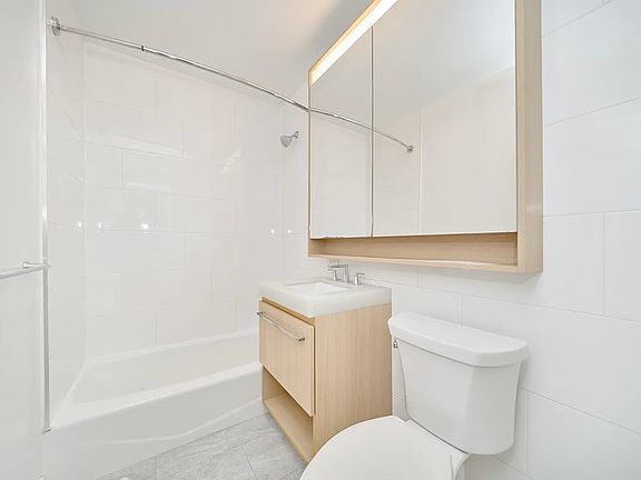 5th image of 31 E 31st St APT 5D