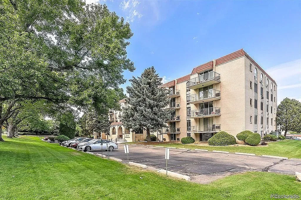 2 bed, 1077 sqft, $1,750 — Photo 2