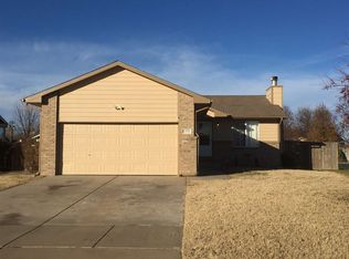 1320 E Hurley St, Haysville, KS 67060