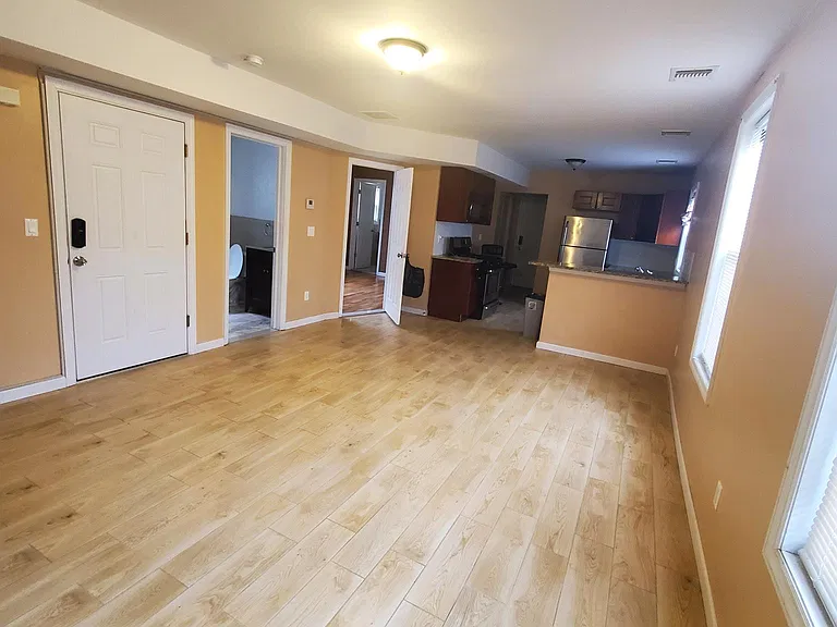 81 Summer Ave #3 — Photo 3
