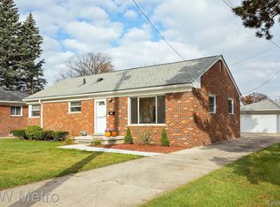 677 Goodale Ave, Clawson, MI 48017