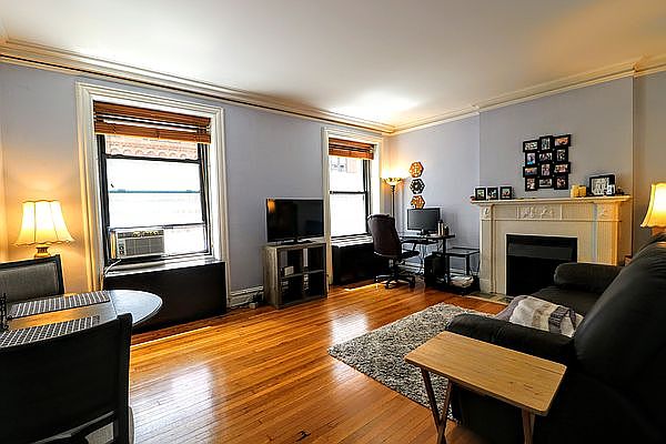 1st image of 135 W 58th St APT 3B