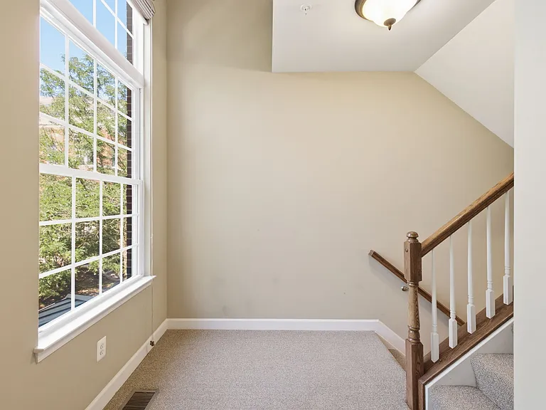 4473 Beacon Grove Cir #B — Photo 4