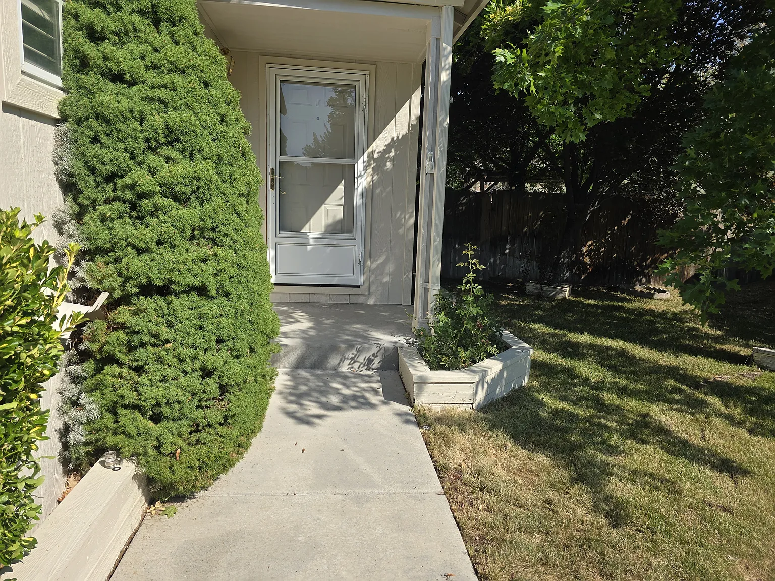 3 bed, 1436 sqft, $2,525 — Photo 3