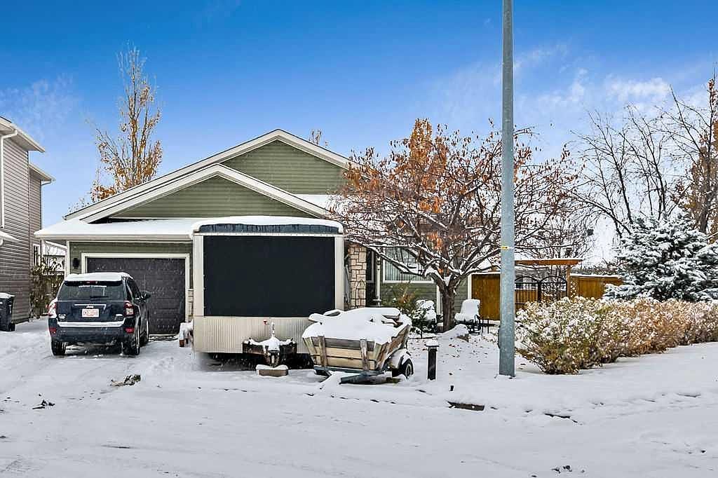 211 NE Highwood Village Pl NW, High River, AB T1V 1V9 MLS A2089211