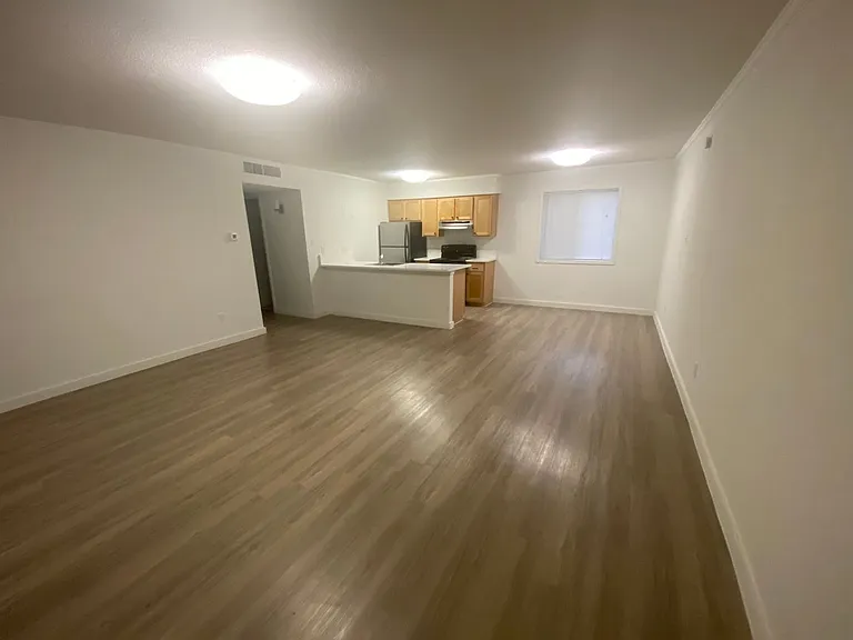 24 Flats Apartments — Photo 36