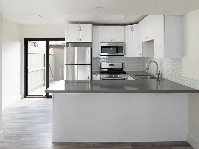 34th Street Apartments TSW — Photo 1