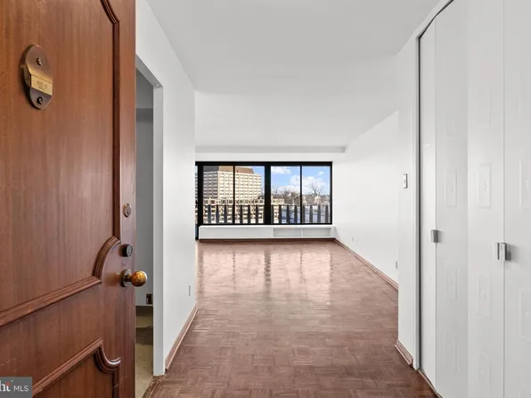 2500 Virginia Ave NW #1112, Washington, DC 20037