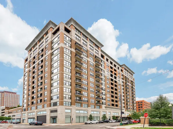 849 N Franklin St Unit 418, Chicago, IL 60610