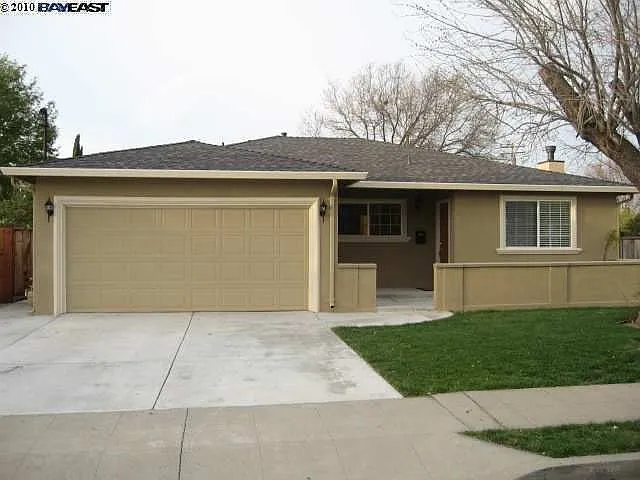 798 Cardinal Dr photo 1