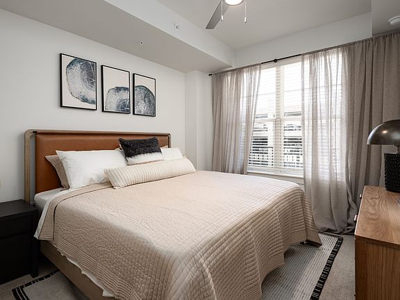 4th image of 820 4th Ave N APT 716