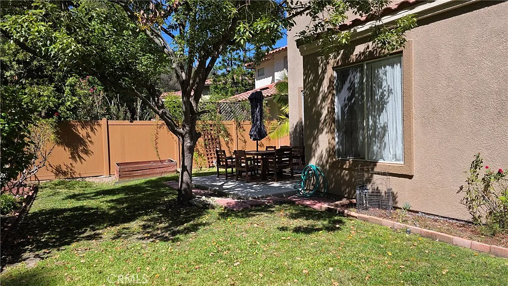 2 bed, 2.5 bath, 1256 sqft, $4,300 — Photo 3