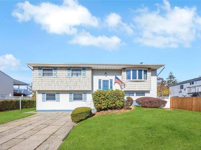 71 Colorado Avenue, Bay Shore, NY, 11706