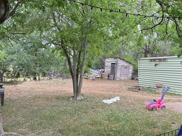313 Mary Ann  St, Uvalde, TX 78801