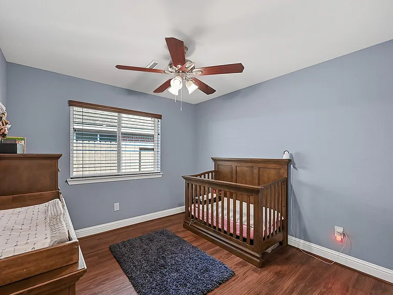 1035 E Hampton Dr — Photo 14