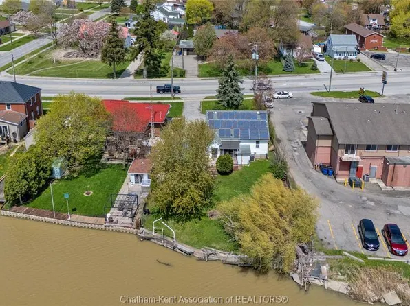 204 Margaret Ave, Chatham Kent, ON N8A 2A1