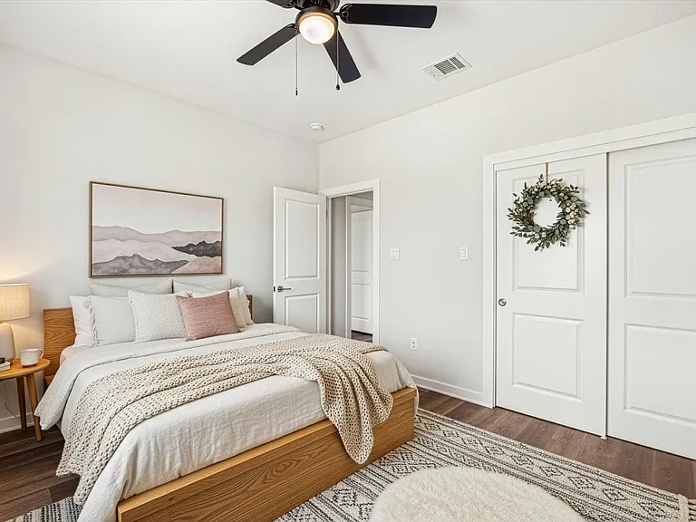 706 N Sycamore Dr — Photo 10