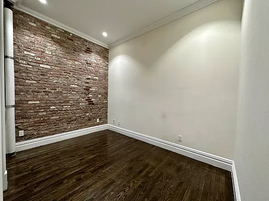 Rented by Avenues Real Estate | media 20