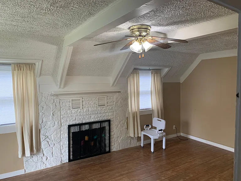 2102 Dartmouth Ave — Photo 5