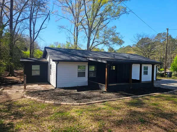 51 1st St, Concord, GA 30206