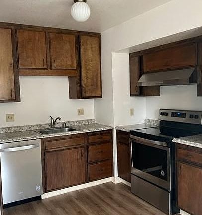 3rd image of 521 Matheson St APT B