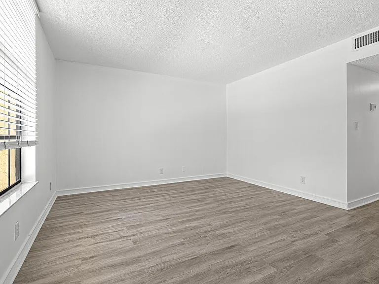 769 SE 1st Way — Photo 13