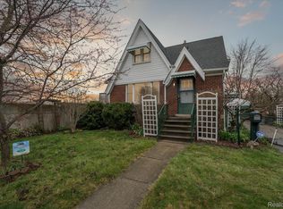 16097 Manchester Ave, Eastpointe, MI 48021