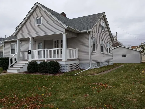 2125 Wilkes Ave, Davenport, IA 52804