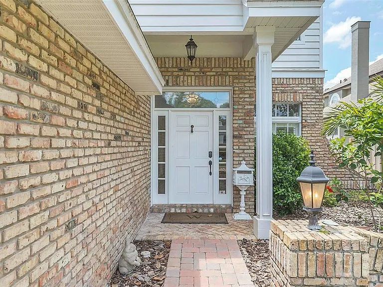 1006 Nottingham St — Photo 3