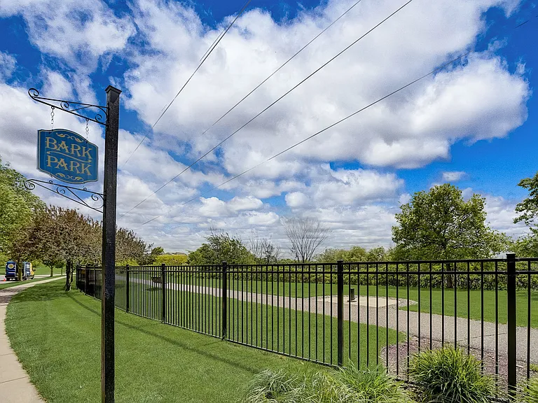 1145X W Laketowne Dr NE — Photo 40