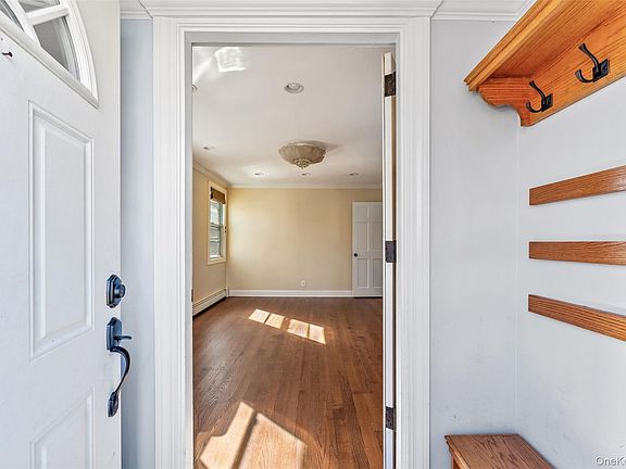 3rd image of 7 Floral Lane