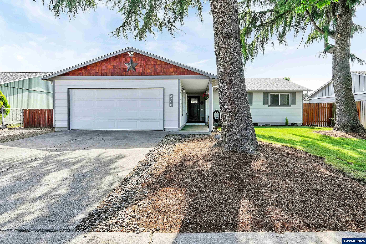 4756 Oakleaf Ct NE photo 1