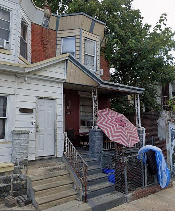 1st image of 555 S Salford St