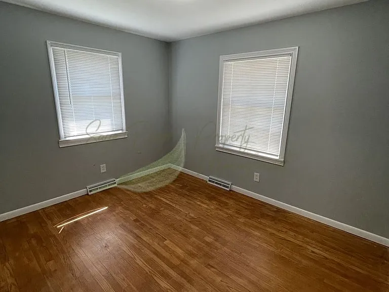 805 SW Lea Dr — Photo 10