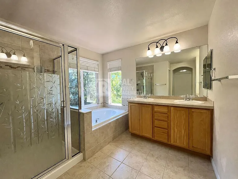 10590 Pearlwood Cir — Photo 9