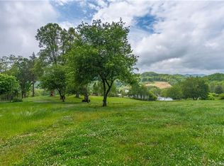 233 Longview Dr, Burnsville, NC 28714