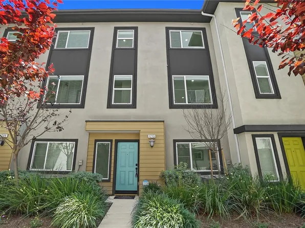 1213 Ironsides Ln, Harbor City, CA 90710