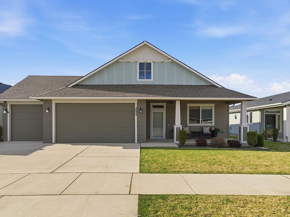 1st image of 2655 N Rydal Ln