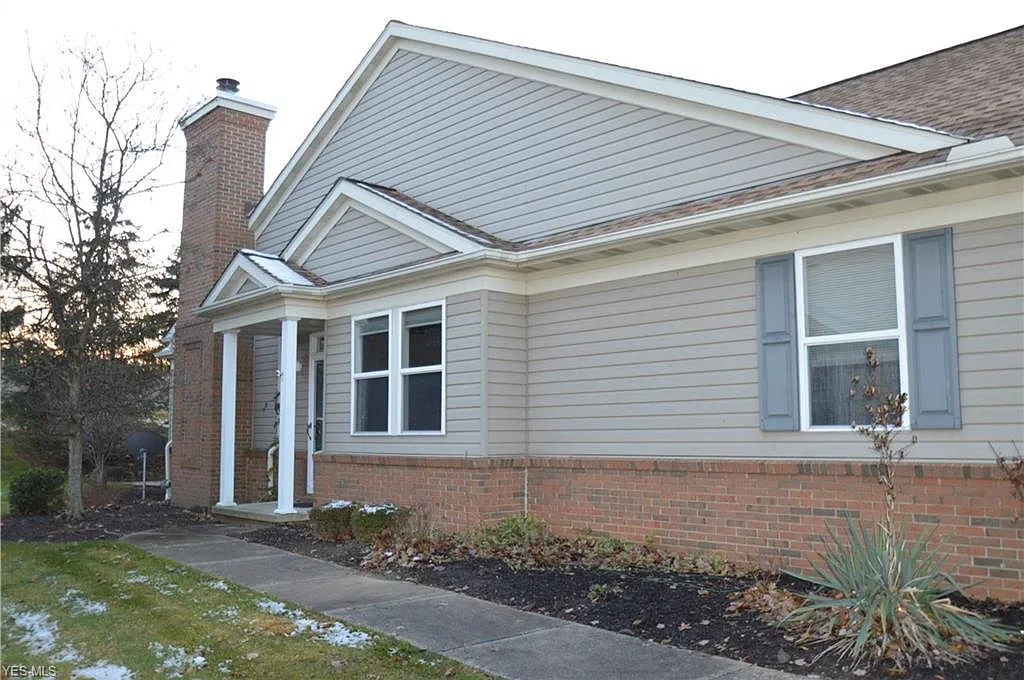 332 Stone Bridge Dr photo 1