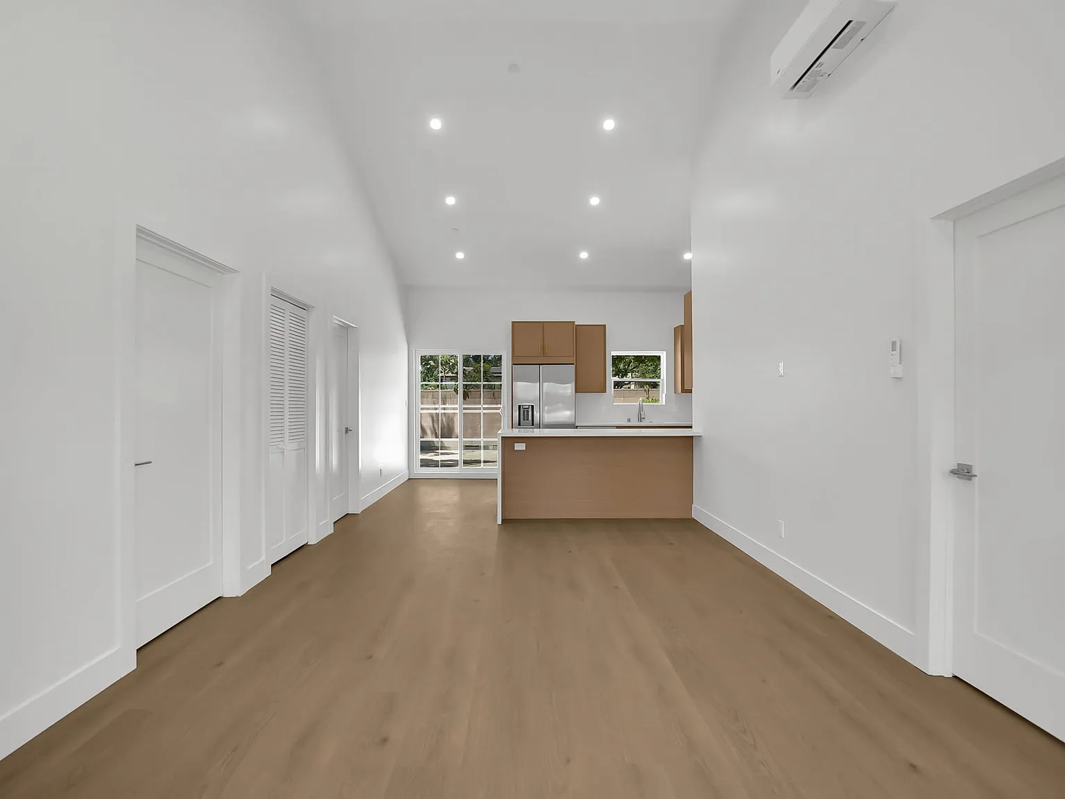 3 bed, 1000 sqft, $3,900 — Photo 4