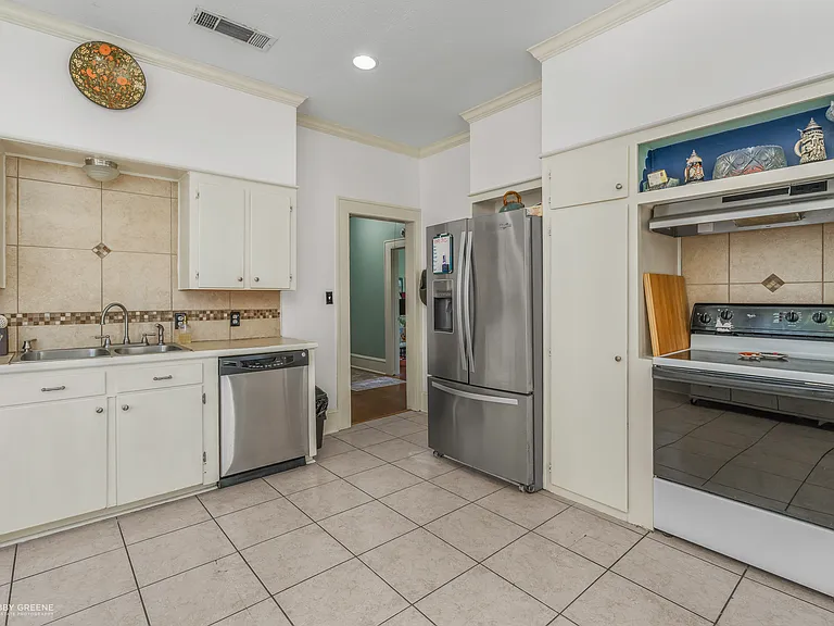 403 Boulevard St — Photo 6