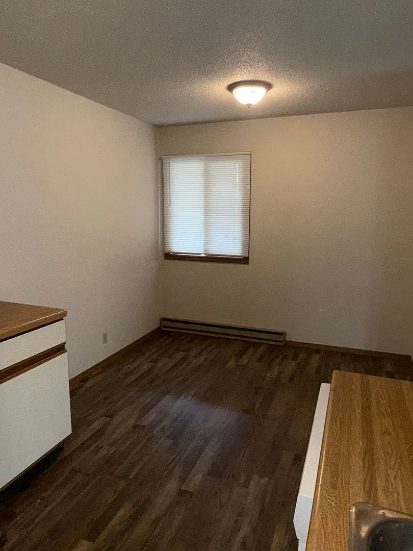 2319 Meadow — Photo 4