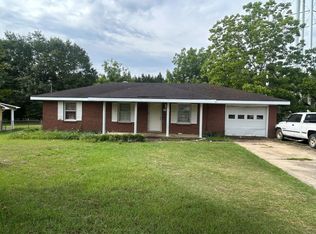 56 Clara St, Cowarts, AL 36321