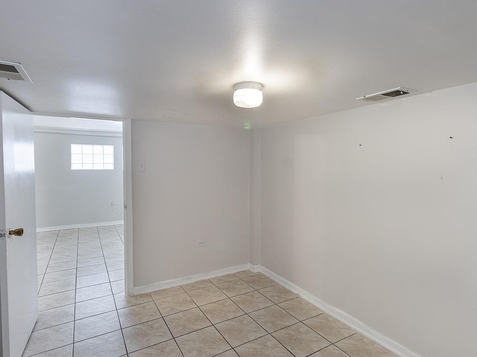 1st image of 5316 W Sunnyside Ave #1