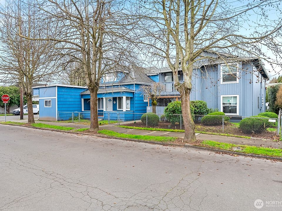 1st image of 441 445 Smithers Avenue S