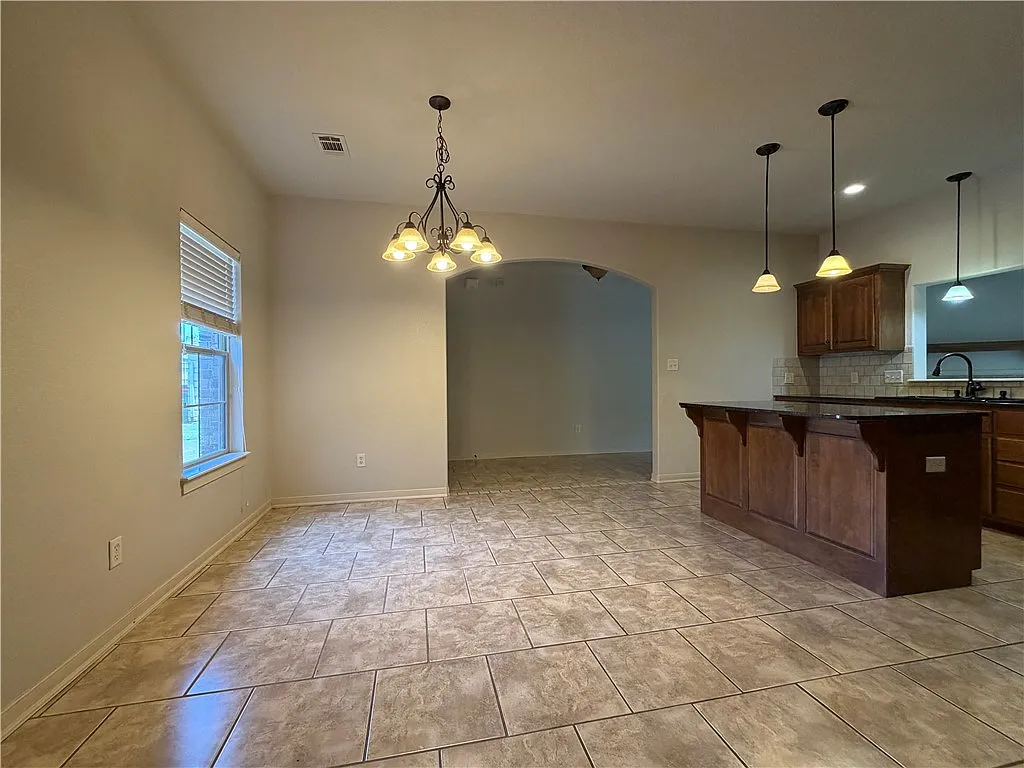 3 bed, 2.0 bath, 1773 sqft, $1,875 — Photo 4