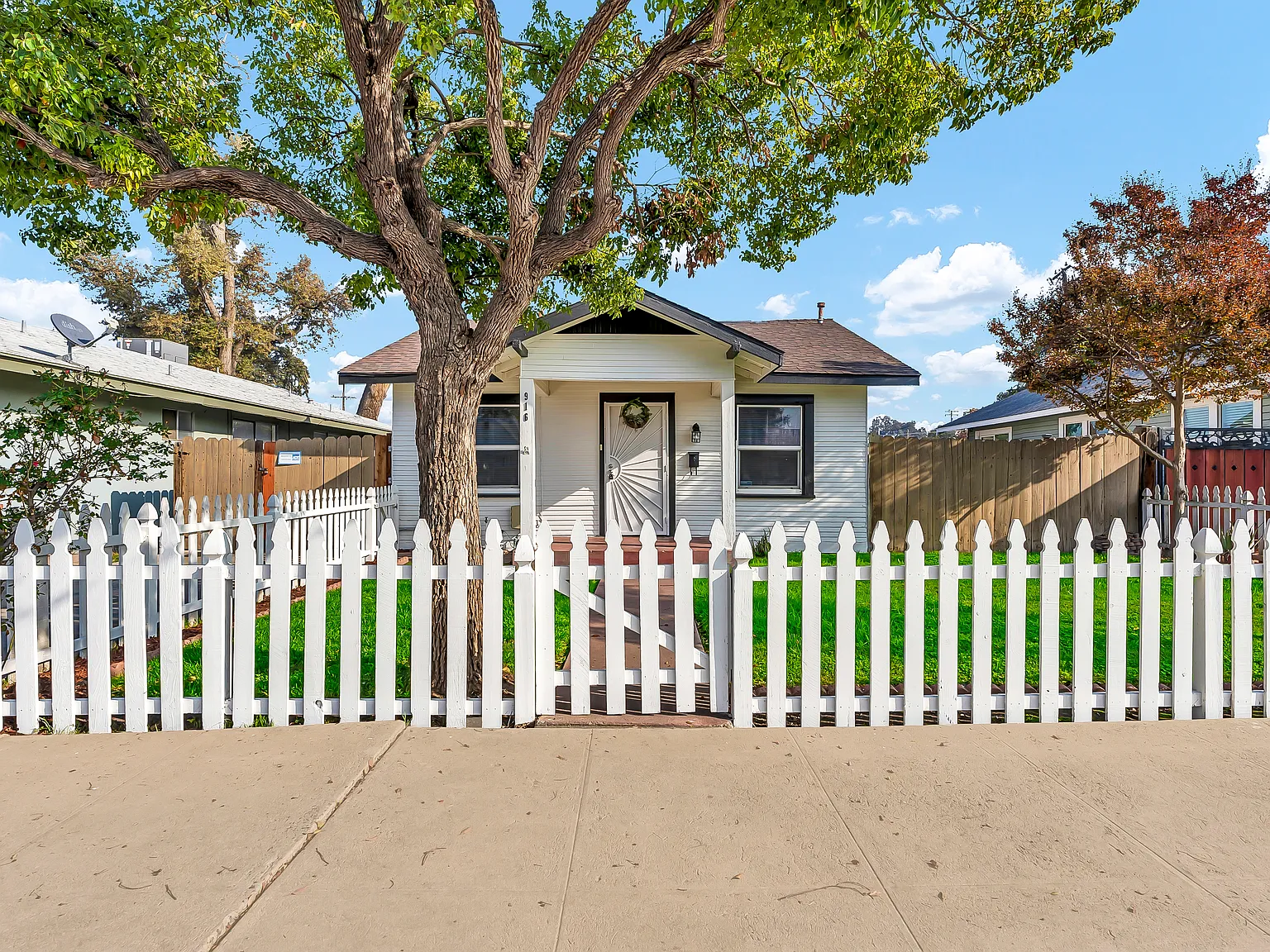 916 S Encina St — Photo 3