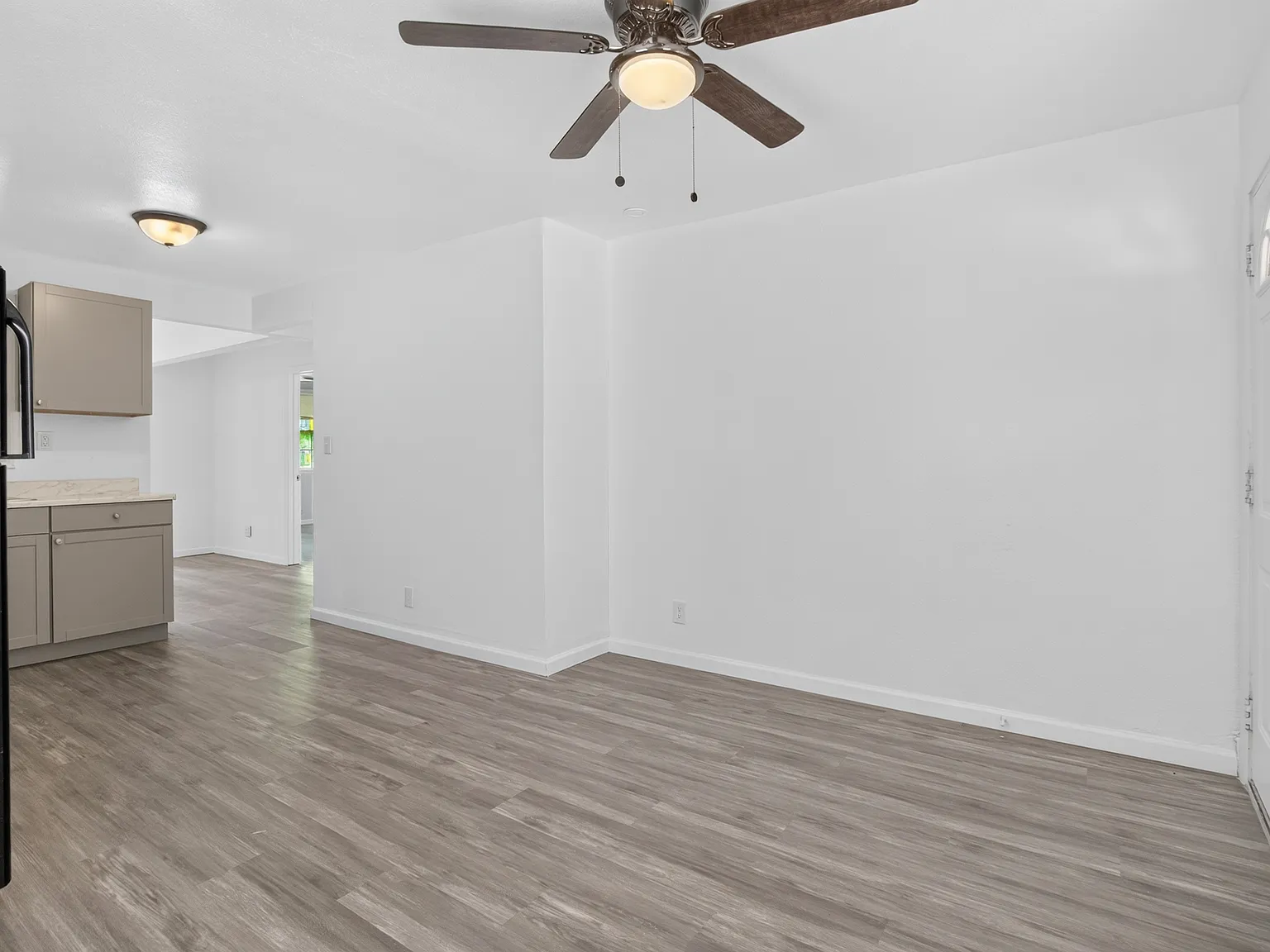2 bed, 924 sqft, $1,300 — Photo 4