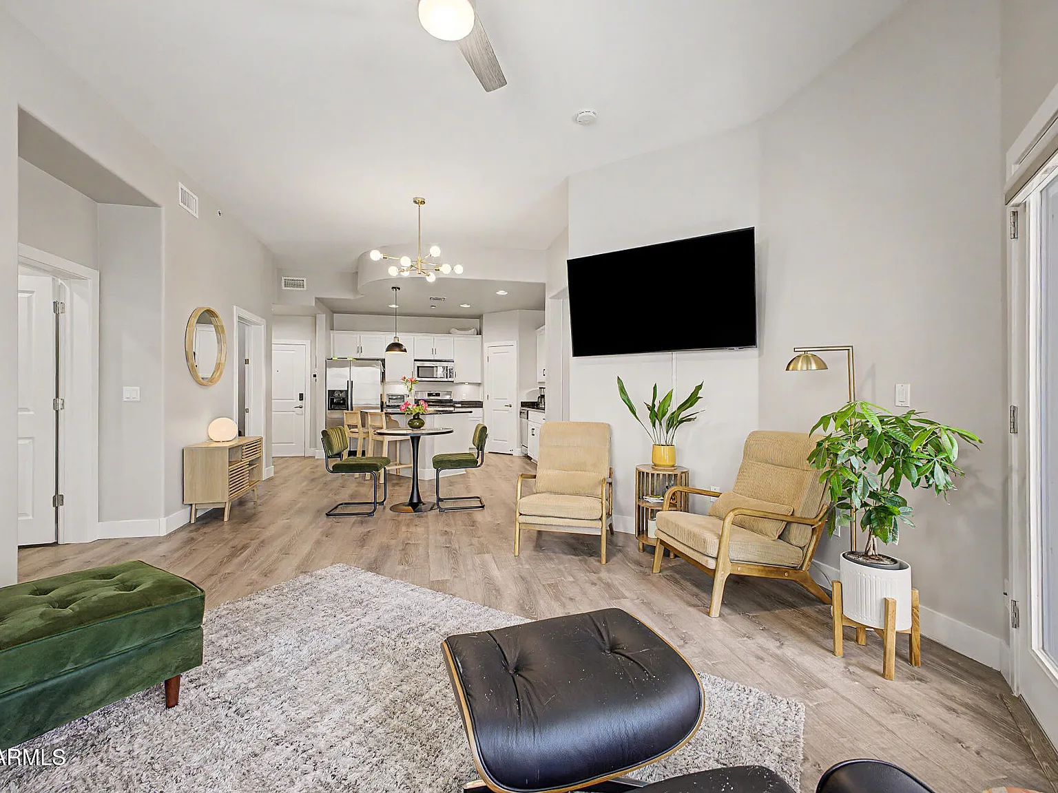 2 bed, 1226 sqft, $2,300 — Photo 3